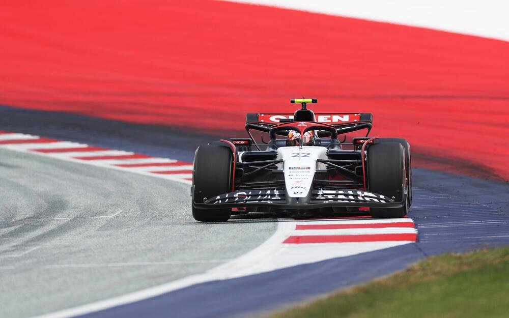 Yuki Tsunoda in pista durante il GP d'Austria 2023 di F1