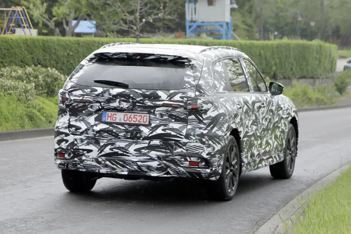 Mazda CX-80: più grande della CX-60, ecco il prototipo [Foto Spia] (5)