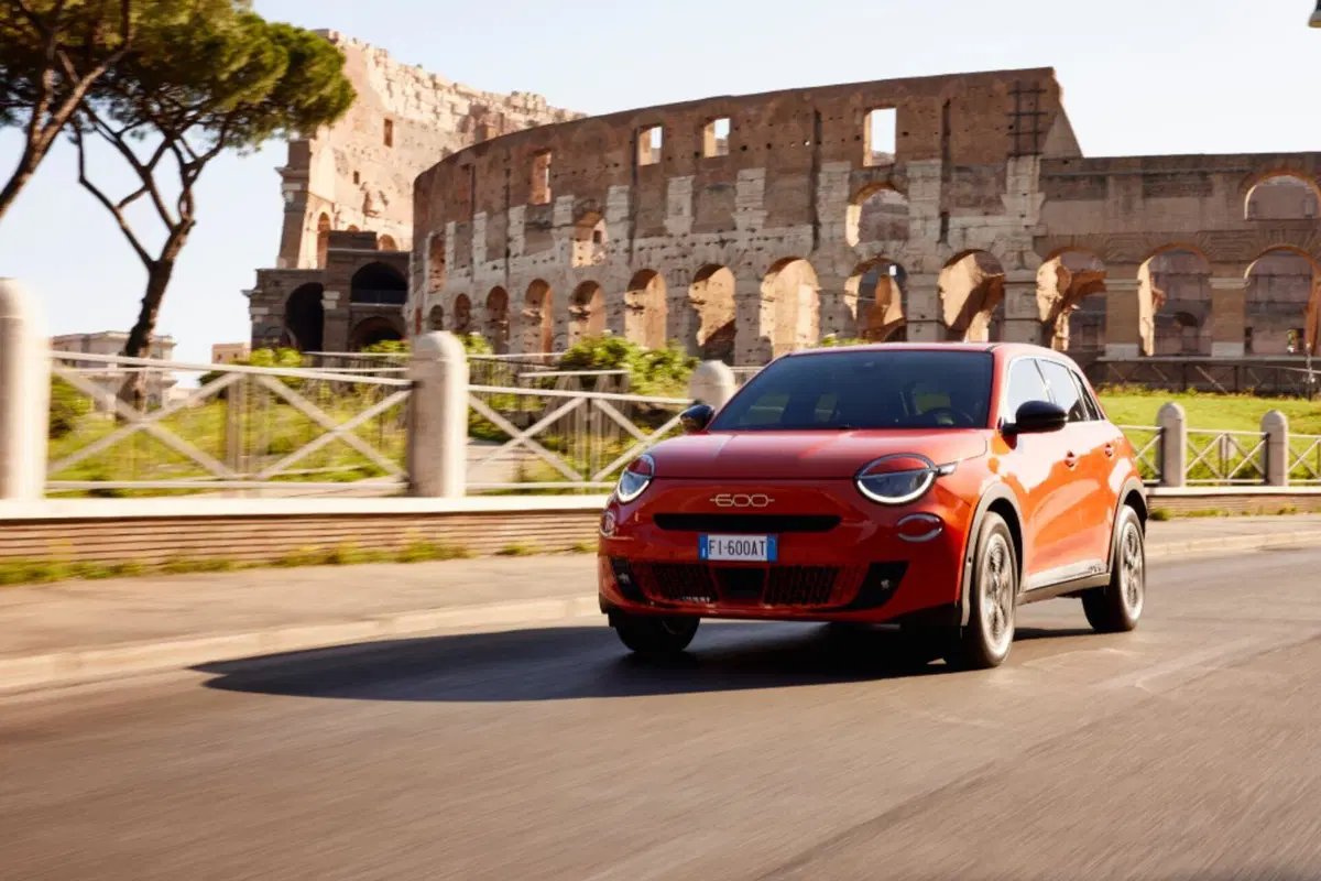 Fiat 600: ora è ufficiale, sarà 100% elettrica e anche ibrida [VIDEO] (2)