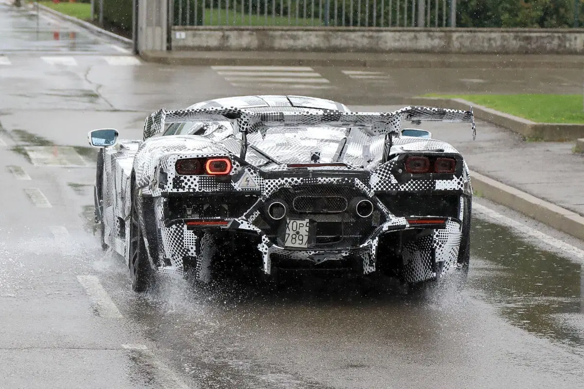 Ferrari F250, ecco l’Hypercar più cattiva di sempre [Foto Spia] (2)