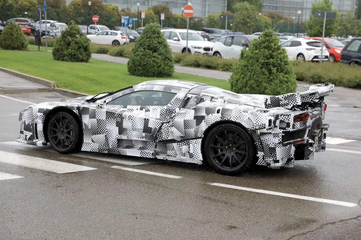 Ferrari F250, ecco l’Hypercar più cattiva di sempre [Foto Spia] (3)