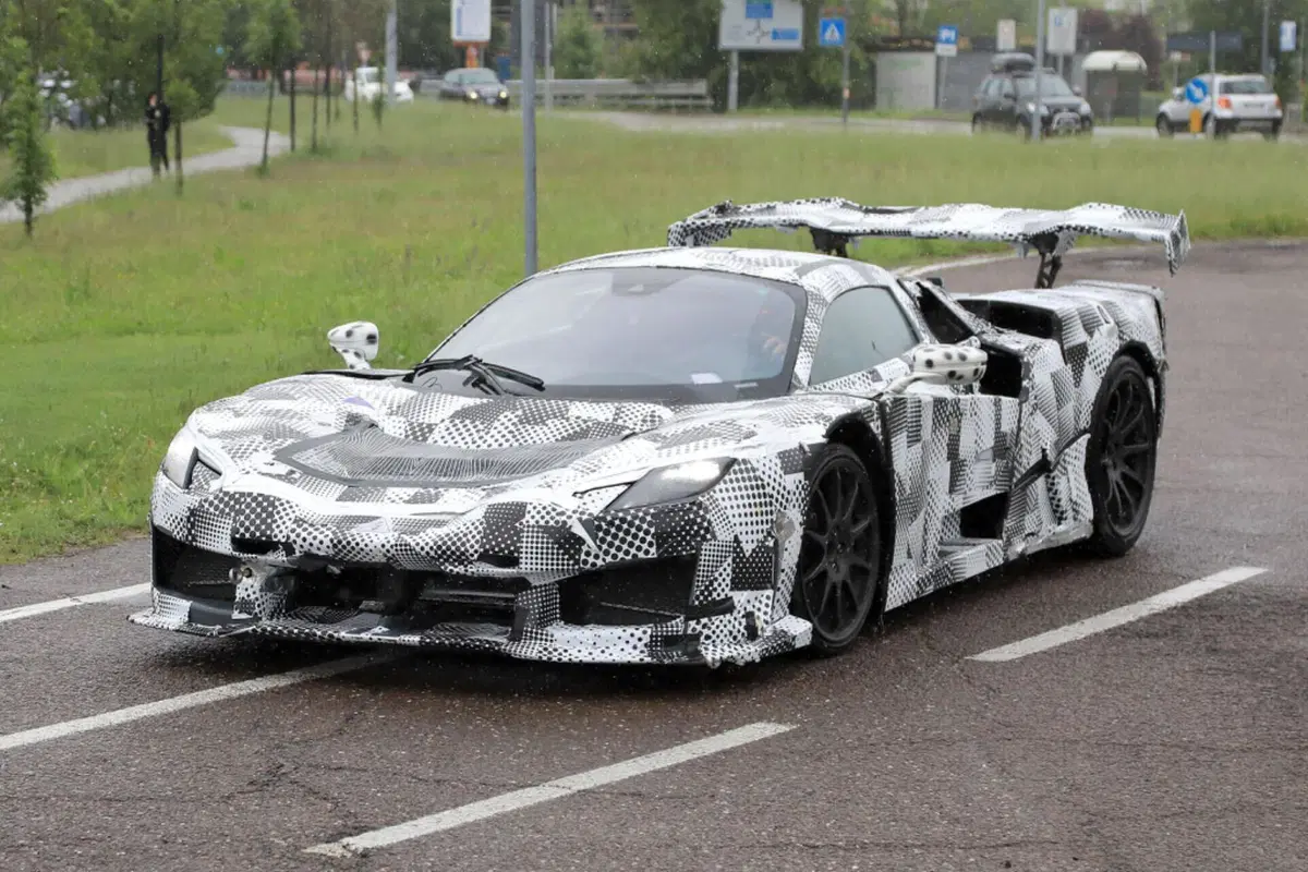 Ferrari F250, ecco l’Hypercar più cattiva di sempre [Foto Spia] (5)
