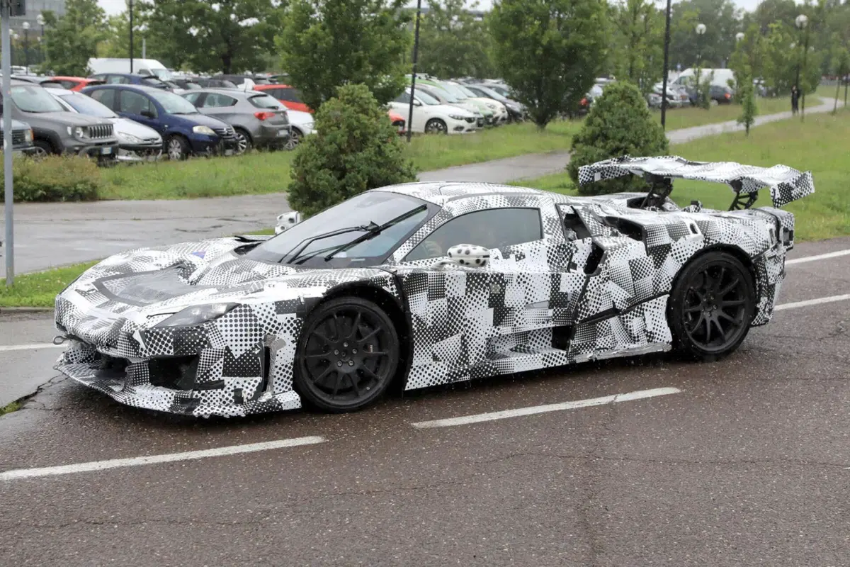 Ferrari F250, ecco l’Hypercar più cattiva di sempre [Foto Spia] (10)