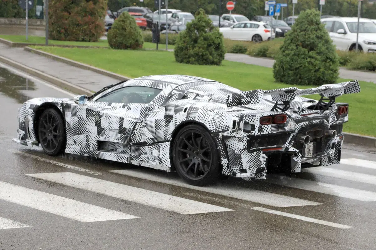 Ferrari F250, ecco l’Hypercar più cattiva di sempre [Foto Spia] (11)