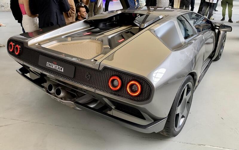 3/4 posteriore restomod Eccentrica Lamborghini Diablo