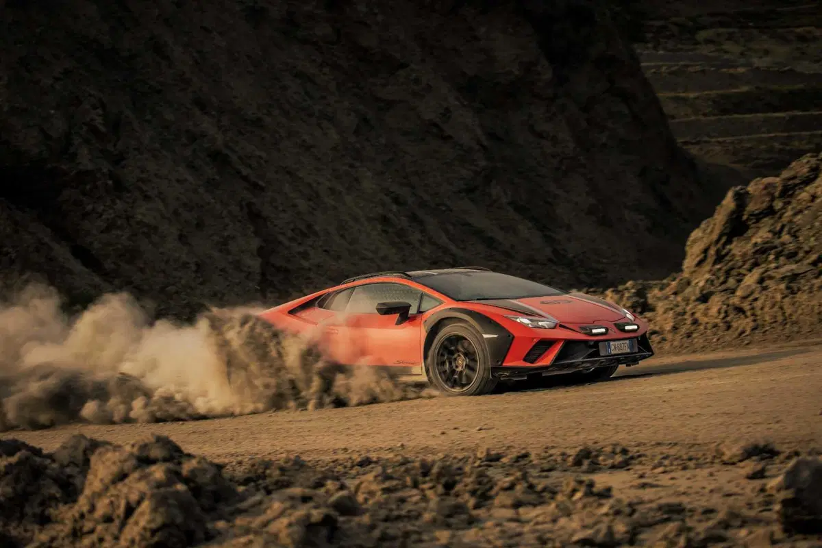 Lamborghini Huracan Sterrato: tripla prova, pista, offroad, sabbia [VIDEO] (2)