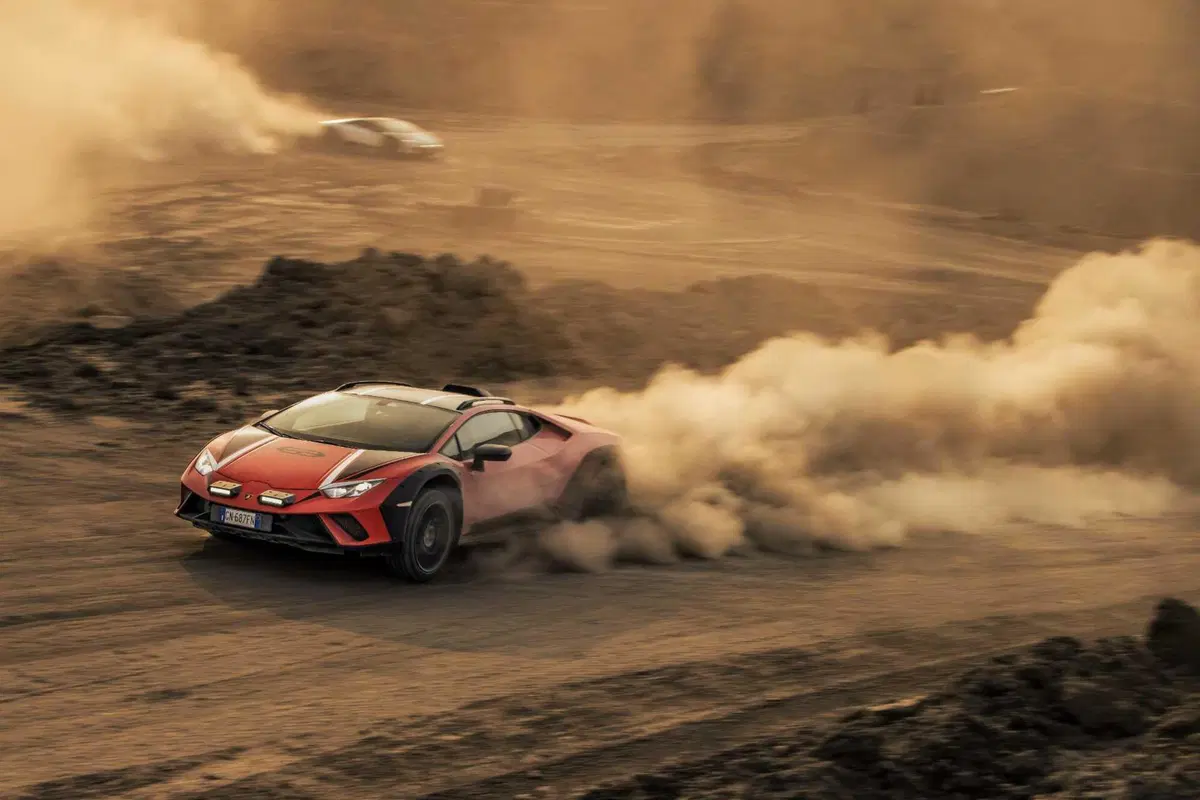 Lamborghini Huracan Sterrato: tripla prova, pista, offroad, sabbia [VIDEO] (3)