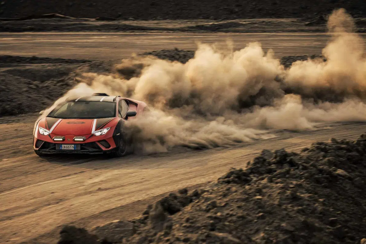 Lamborghini Huracan Sterrato: tripla prova, pista, offroad, sabbia [VIDEO] (5)