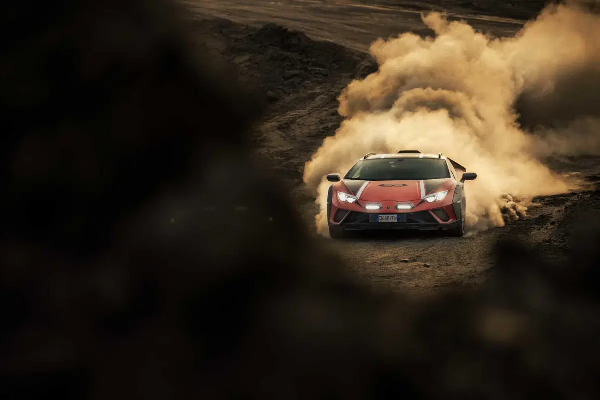 Lamborghini Huracan Sterrato: tripla prova, pista, offroad, sabbia [VIDEO] (7)
