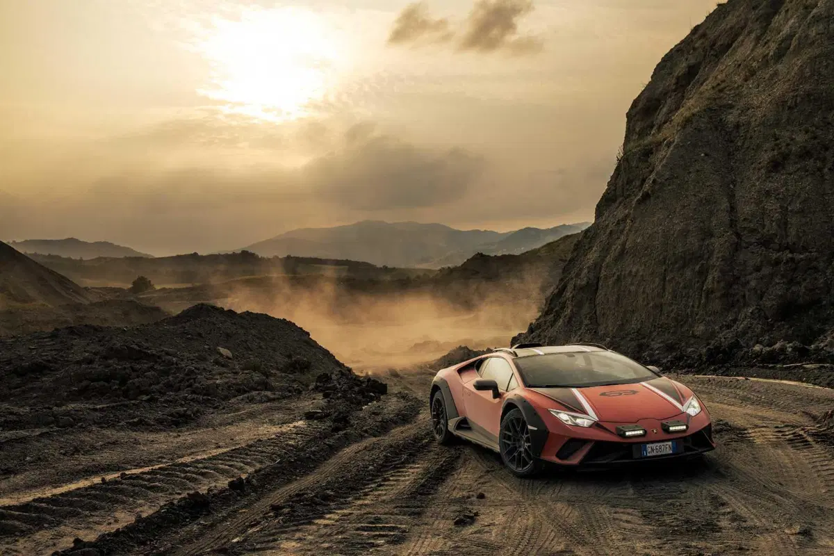 Lamborghini Huracan Sterrato: tripla prova, pista, offroad, sabbia [VIDEO] (10)