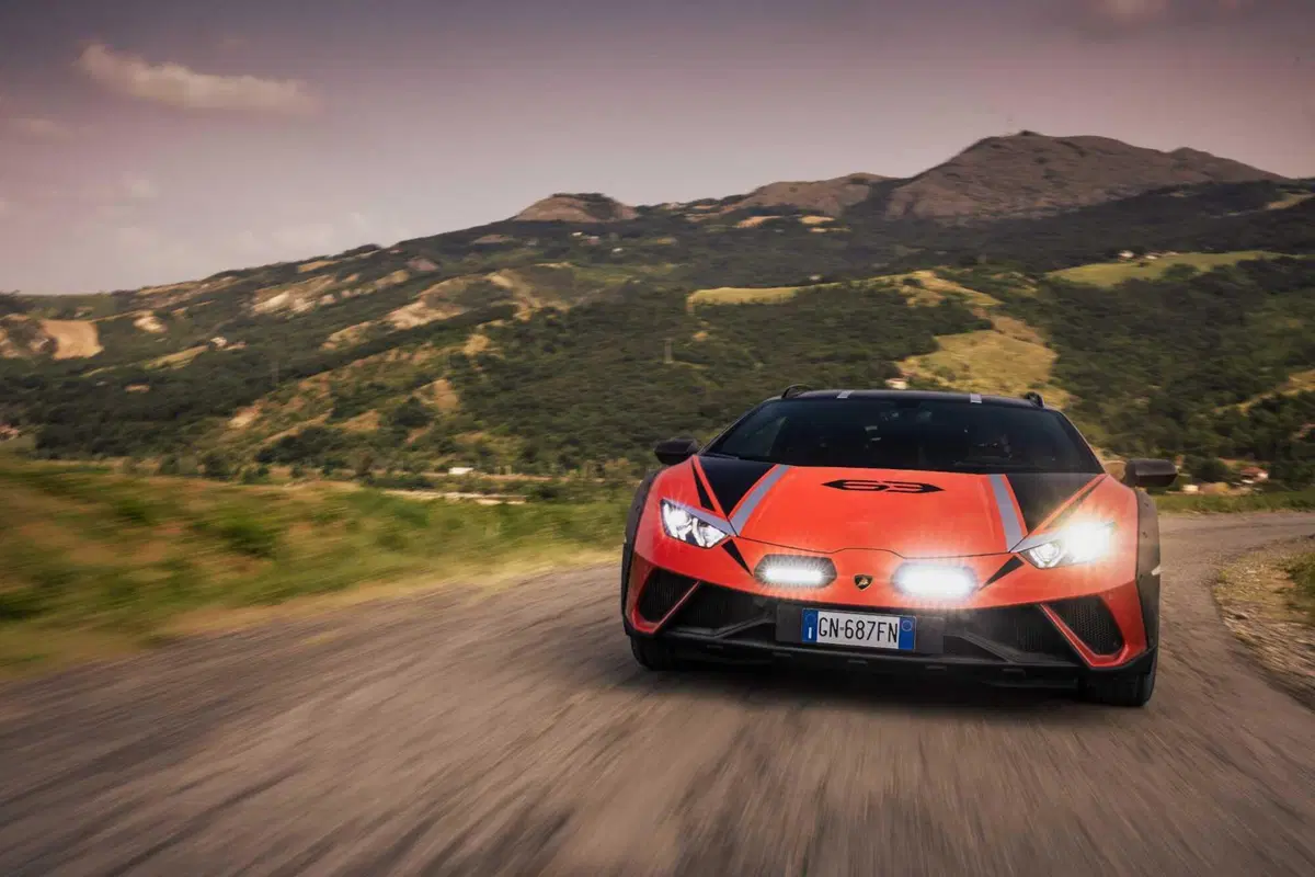 Lamborghini Huracan Sterrato: tripla prova, pista, offroad, sabbia [VIDEO] (14)