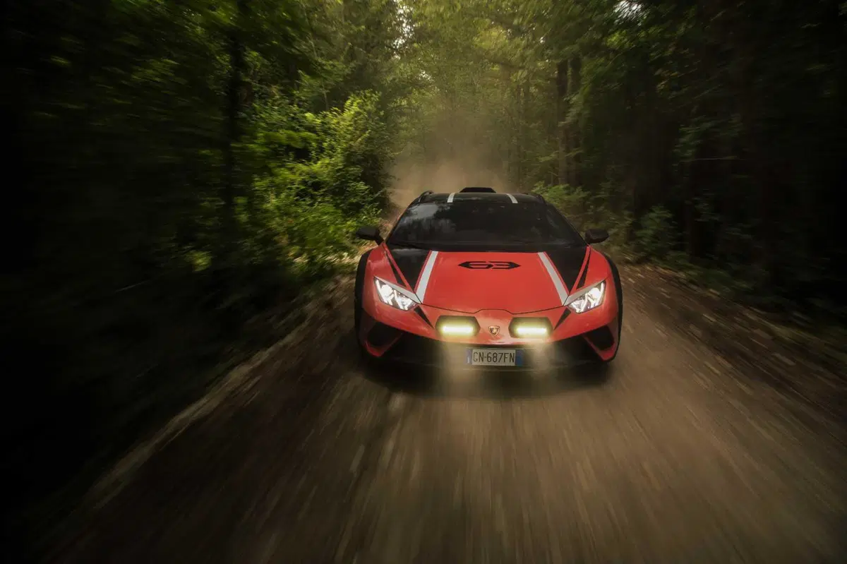 Lamborghini Huracan Sterrato: tripla prova, pista, offroad, sabbia [VIDEO] (17)