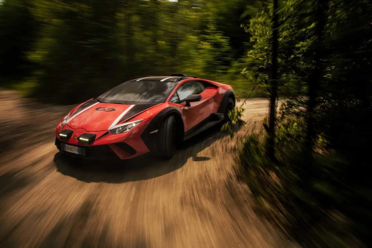 Lamborghini Huracan Sterrato: tripla prova, pista, offroad, sabbia [VIDEO] (19)