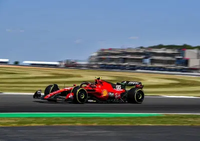 F1 GP Gran Bretagna 2023: Ferrari ok con Sainz, ko con Leclerc