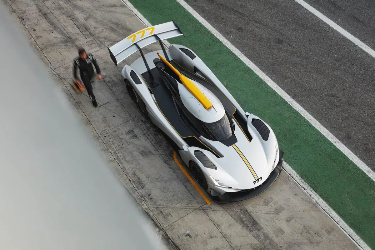 777 Hypercar, nella Lounge 777 Motors a Monza arriva la versione definitiva (6)