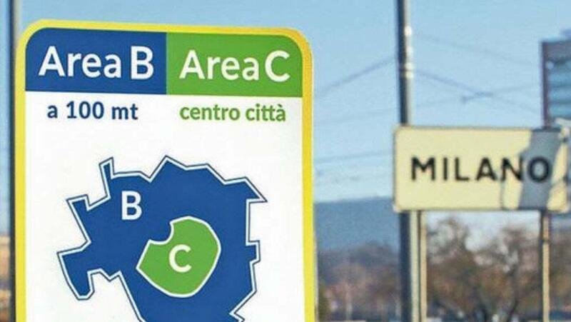 Area C a Milano, guerra alle auto, aumento del 50% a 7,5 euro al giorno anche per i residenti