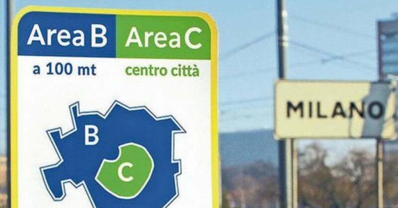 Area C a Milano, guerra alle auto, aumento del 50% a 7,5 euro al giorno anche per i residenti