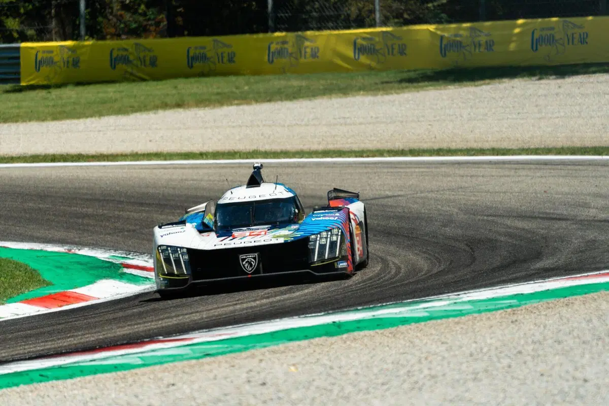 WEC: nella 6 Ore di Monza arriva il primo podio per la Peugeot 9X8 (4)