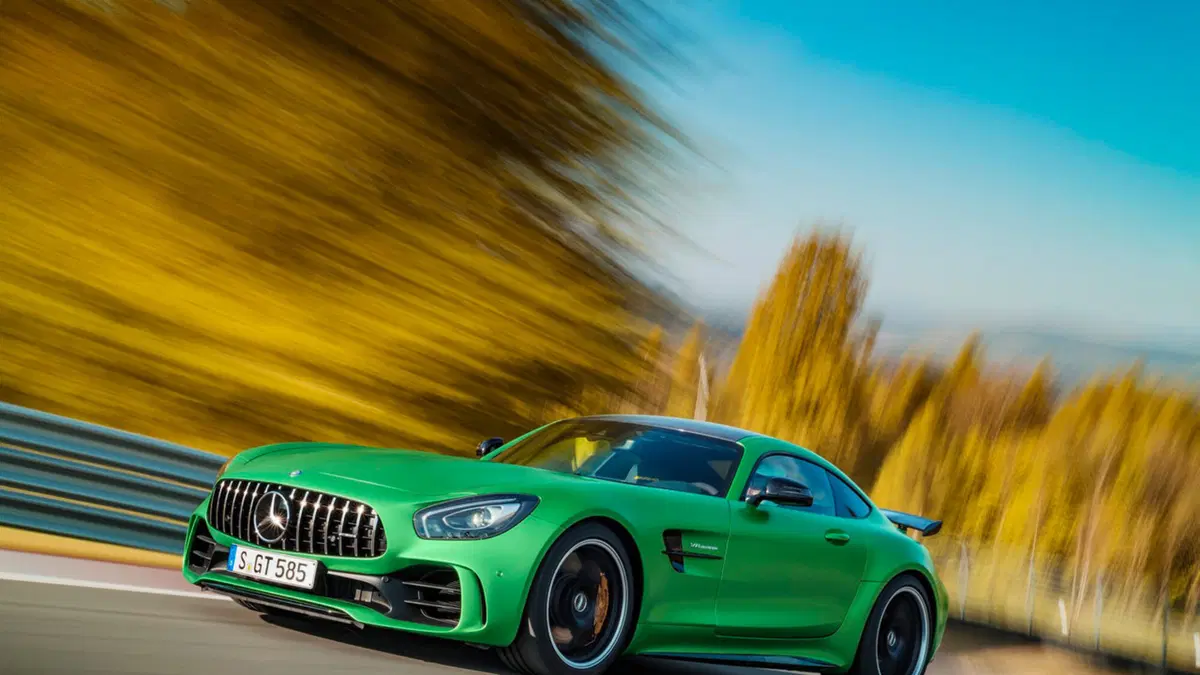 Mercedes AMG GT R, la GT da 585 CV (4)