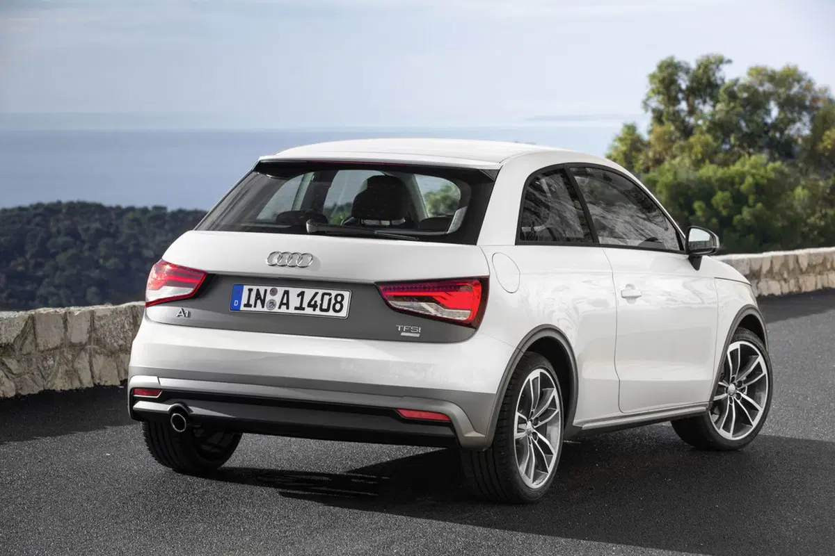 Audi A1 1.0 TFSI ultra Admired (2)