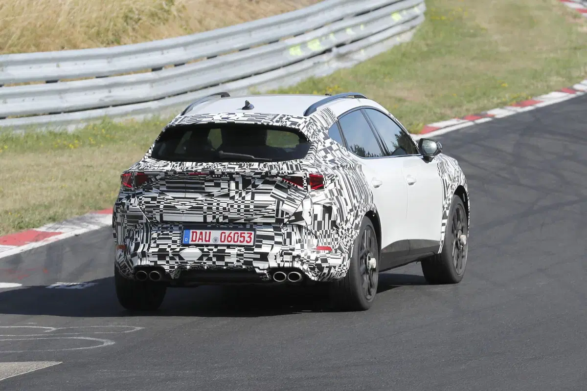 Cupra Formentor: il nuovo facelift arriva nel 2024 [Foto Spia] (3)