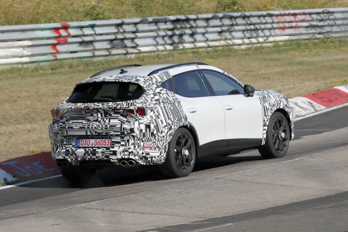 Cupra Formentor: il nuovo facelift arriva nel 2024 [Foto Spia] (2)