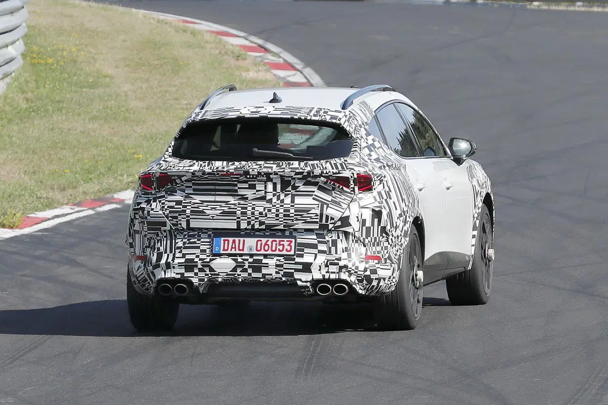 Cupra Formentor: il nuovo facelift arriva nel 2024 [Foto Spia] (4)