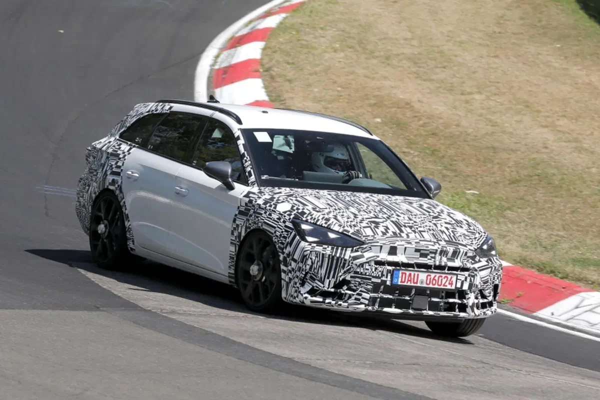 Cupra Leon: ecco il nuovo facelift, arriva nel 2024 [Foto Spia] (4)