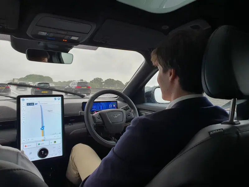 La guida autonoma con Ford BlueCruise