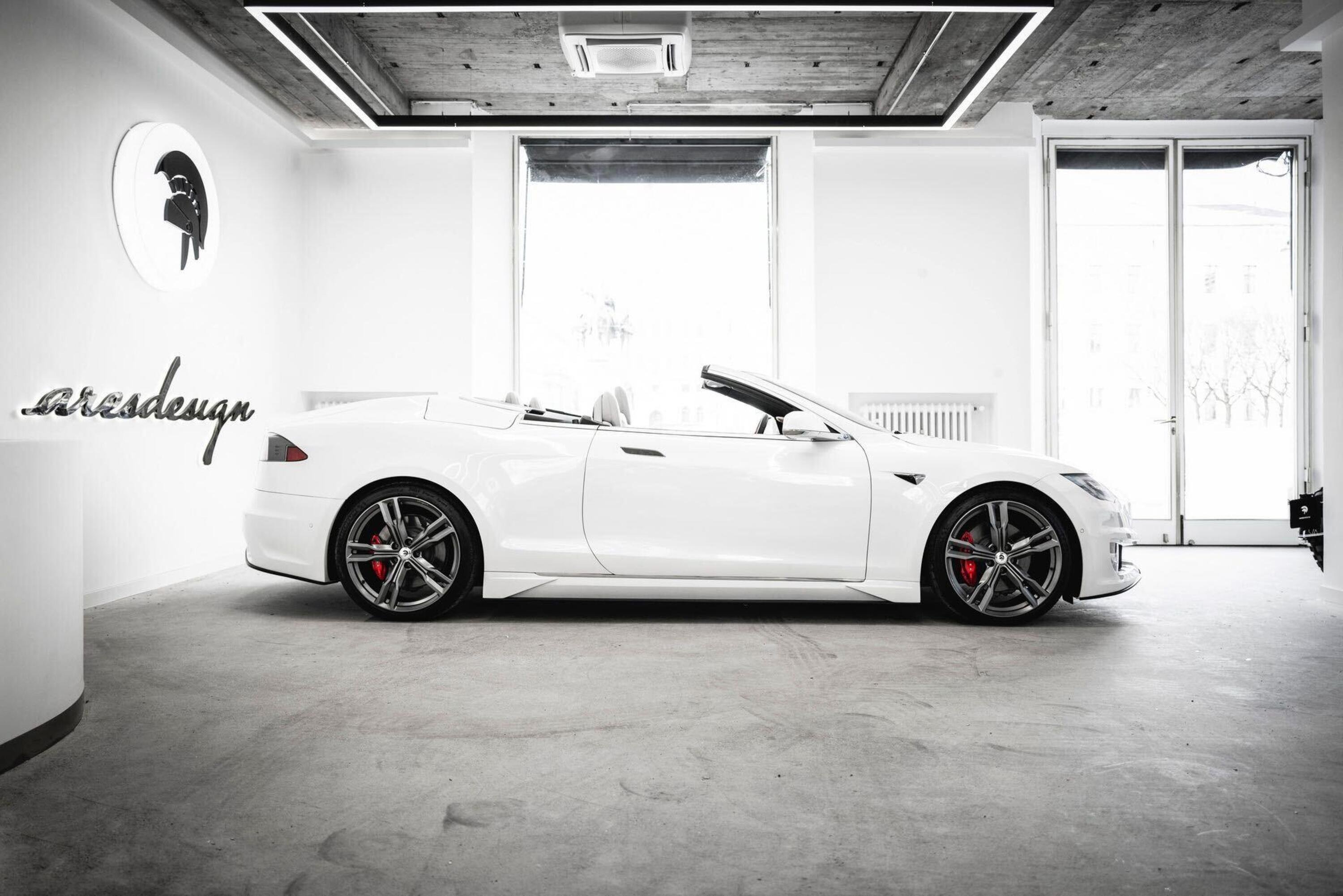 Tesla Model S diventa cabriolet a Modena 