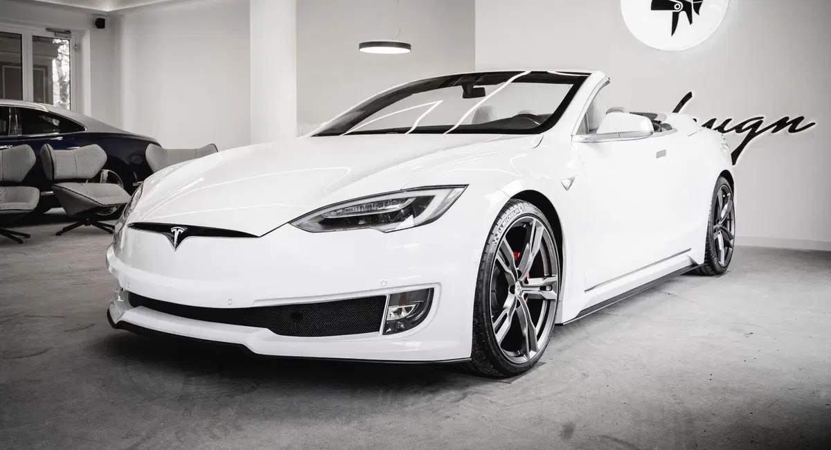 Tesla Model S diventa cabriolet a Modena  (3)