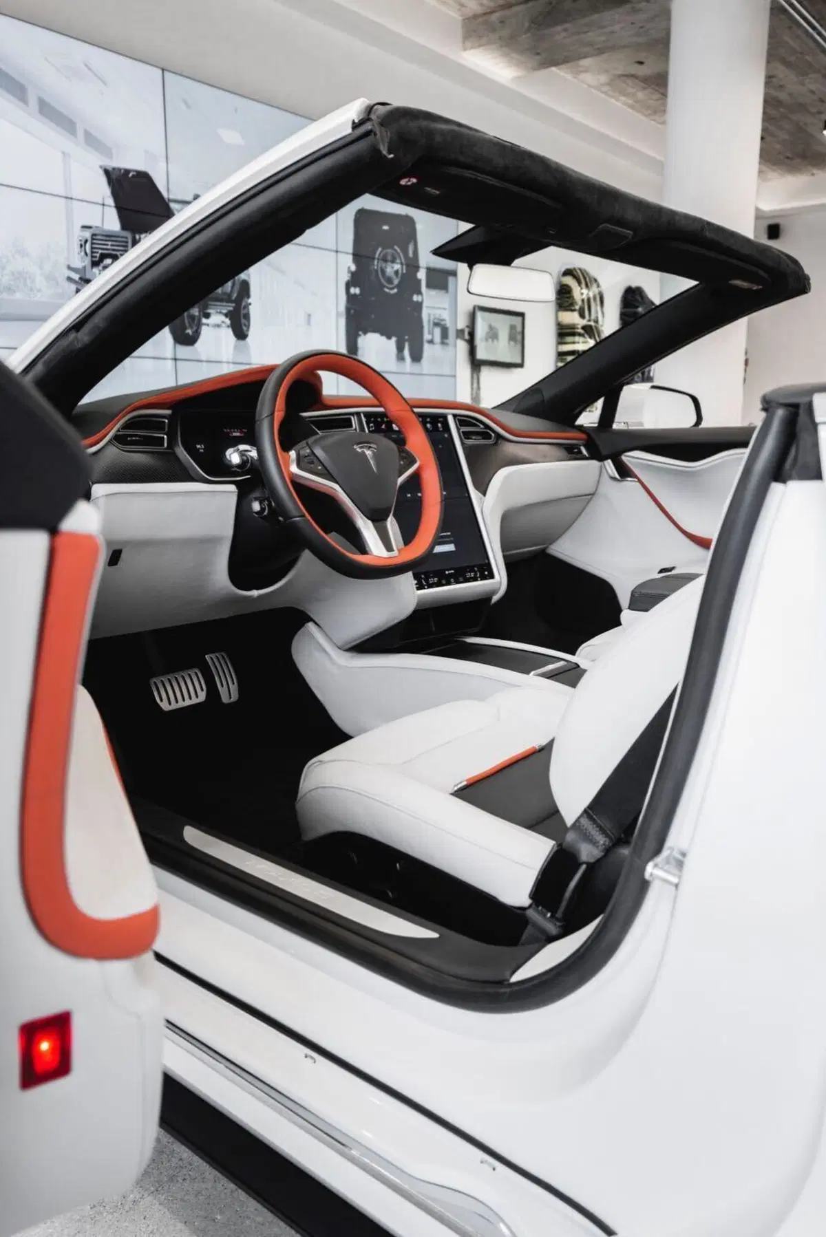 Tesla Model S diventa cabriolet a Modena  (7)