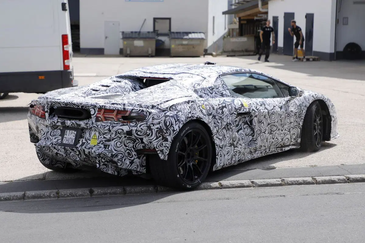 Lamborghini Huracan: ecco la sua erede, sarà ibrida e avrà 1.000 Cv [Foto Spia] (3)