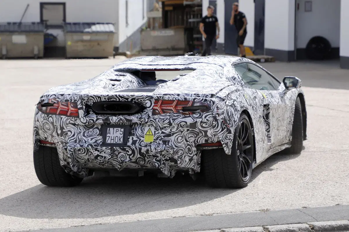 Lamborghini Huracan: ecco la sua erede, sarà ibrida e avrà 1.000 Cv [Foto Spia] (8)