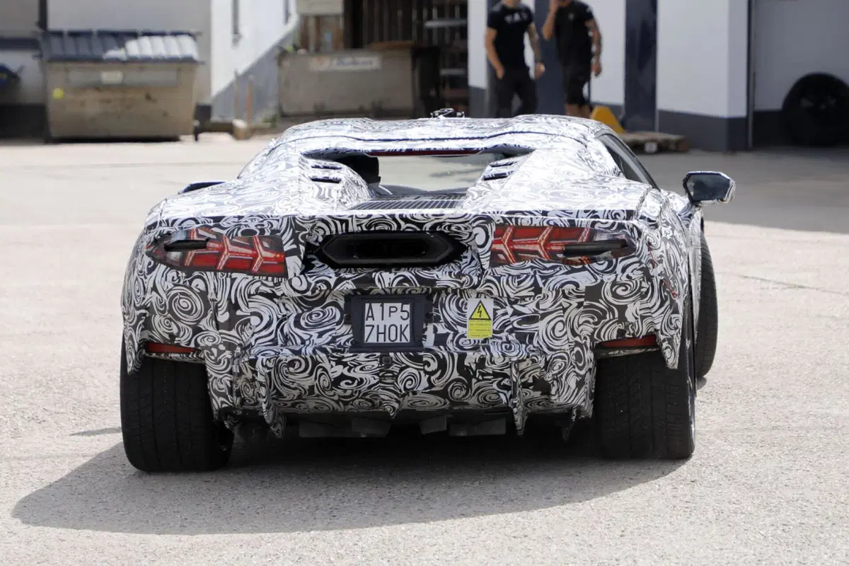 Lamborghini Huracan: ecco la sua erede, sarà ibrida e avrà 1.000 Cv [Foto Spia] (11)