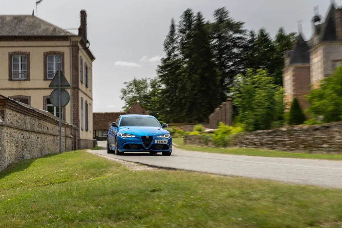 Alfa Romeo Giulia Quadrifoglio: motorizzazioni, allestimenti, optional e prezzi. Guida all’acquisto (7)