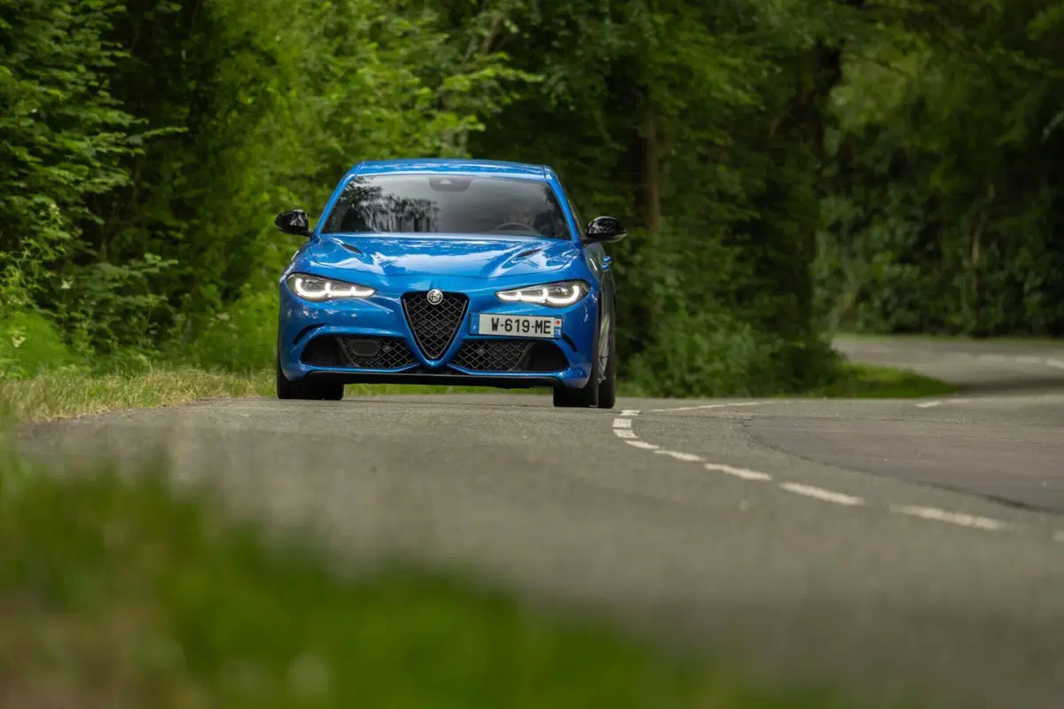 Alfa Romeo Giulia Quadrifoglio: motorizzazioni, allestimenti, optional e prezzi. Guida all’acquisto (29)