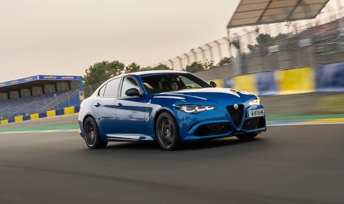 Alfa Romeo Giulia Quadrifoglio 2023
