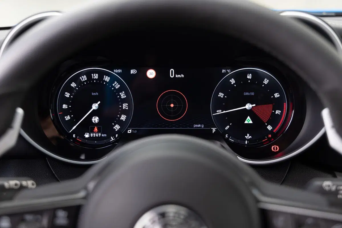Alfa Romeo Giulia Quadrifoglio 2023 (16)