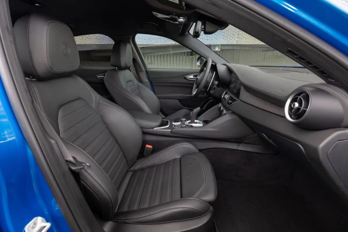 Alfa Romeo Giulia Quadrifoglio 2023 (18)