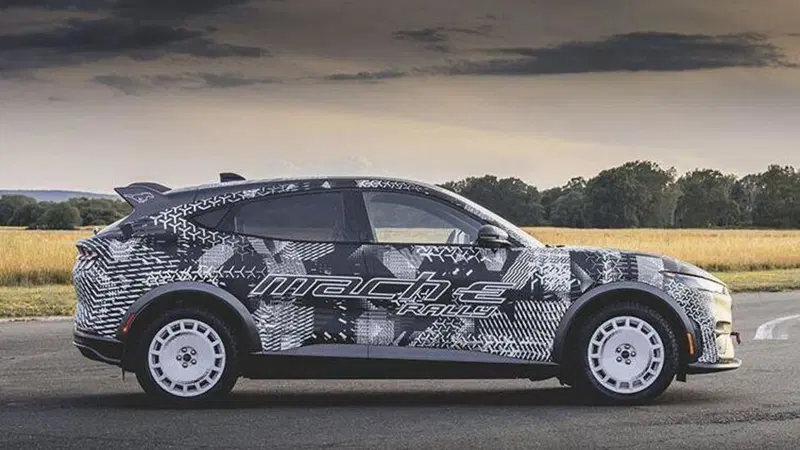 Ford Mustang Mach-E Rally, elettrica per l'off road