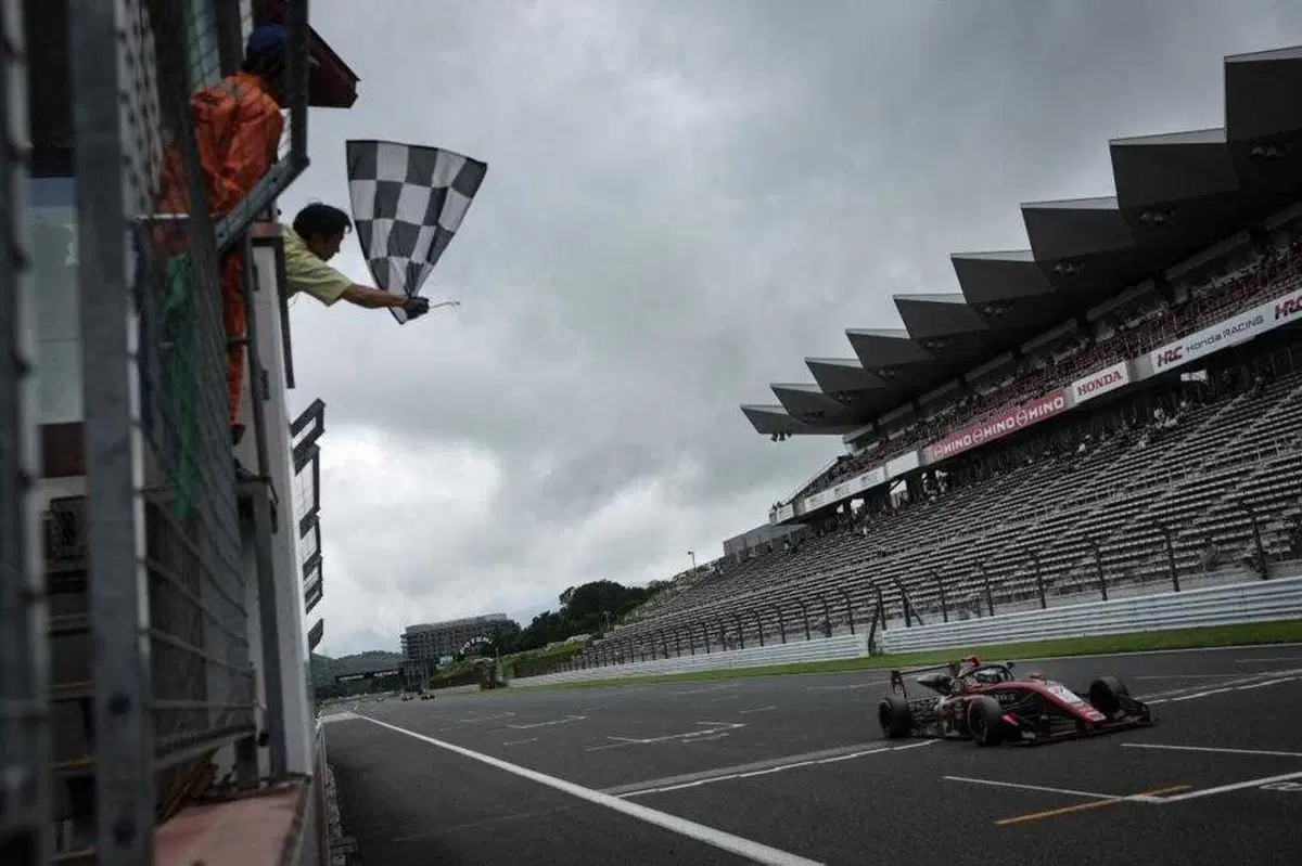 Superformula Light. Enzo Trulli: Bis al Fuji in gara 3 dalla pole alla vittoria e giro veloce (9)