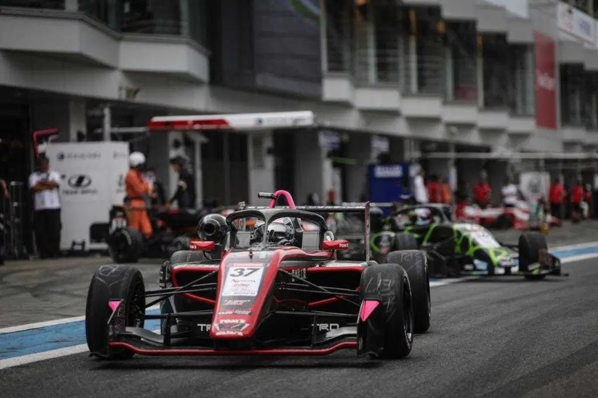 Superformula Light. Enzo Trulli: Bis al Fuji in gara 3 dalla pole alla vittoria e giro veloce (11)