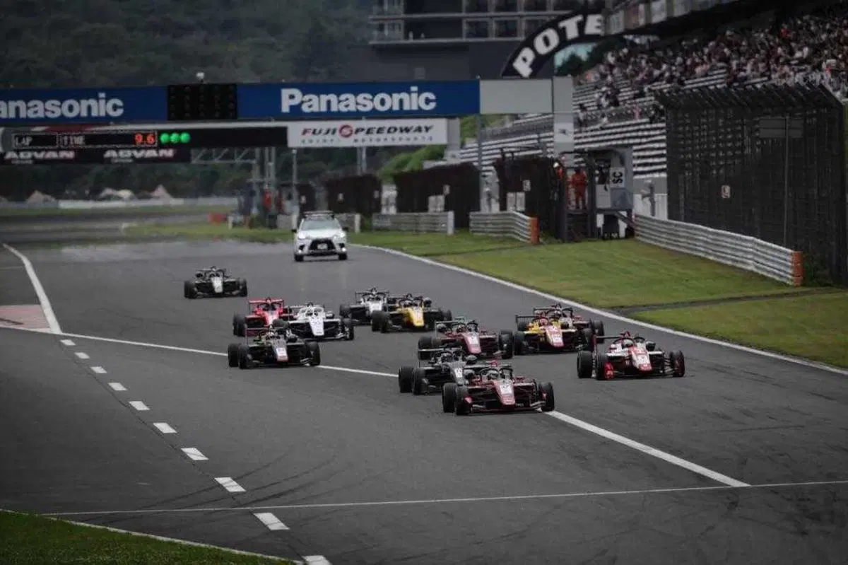 Superformula Light. Enzo Trulli: Bis al Fuji in gara 3 dalla pole alla vittoria e giro veloce (17)