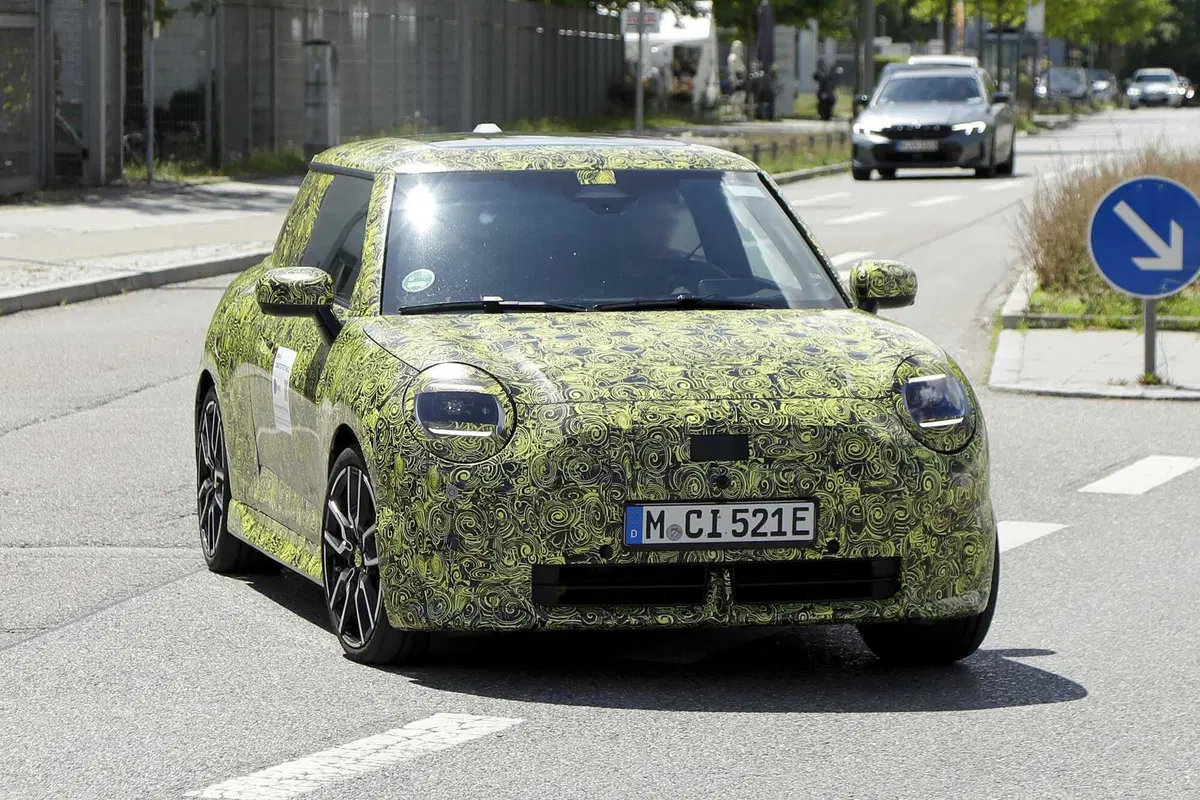 Mini: La John Cooper Works elettrica è in strada [Foto Spia] (2)