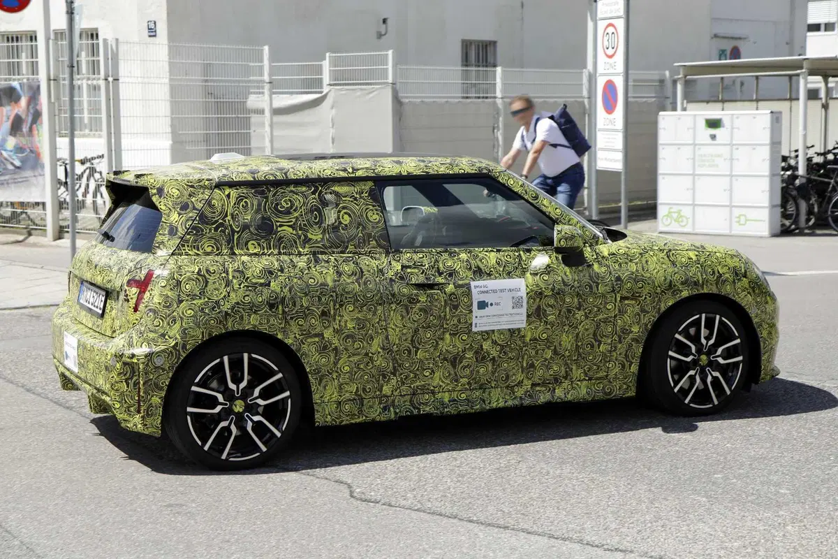 Mini: La John Cooper Works elettrica è in strada [Foto Spia] (7)