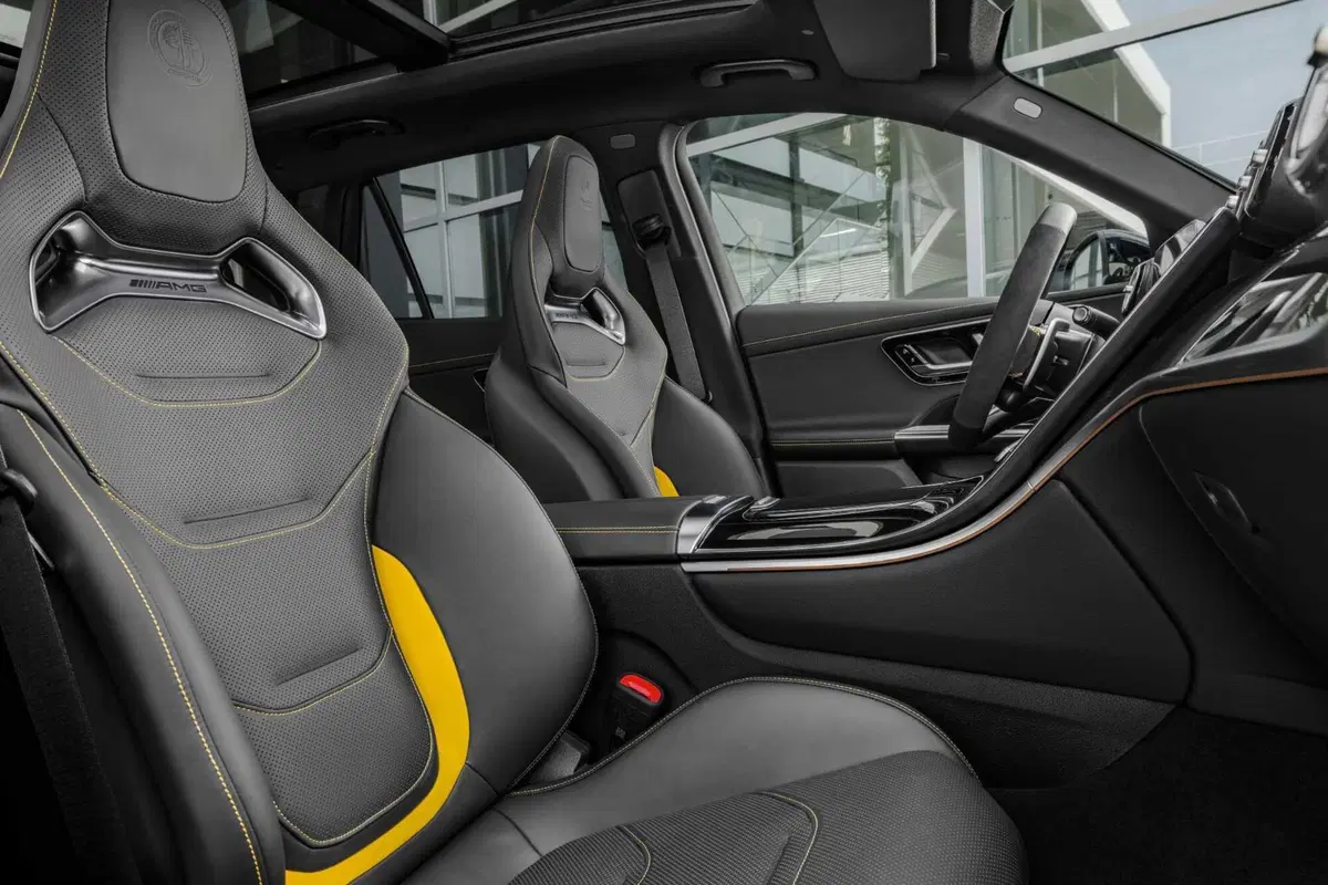 Mercedes GLC, ecco le versioni AMG 43 e AMG 63 E Performance da 680 CV,  (6)