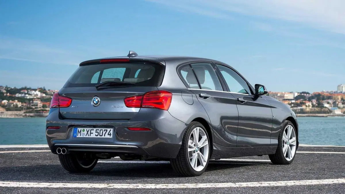 BMW Serie 1 5p. 114d 5p. Business (2)