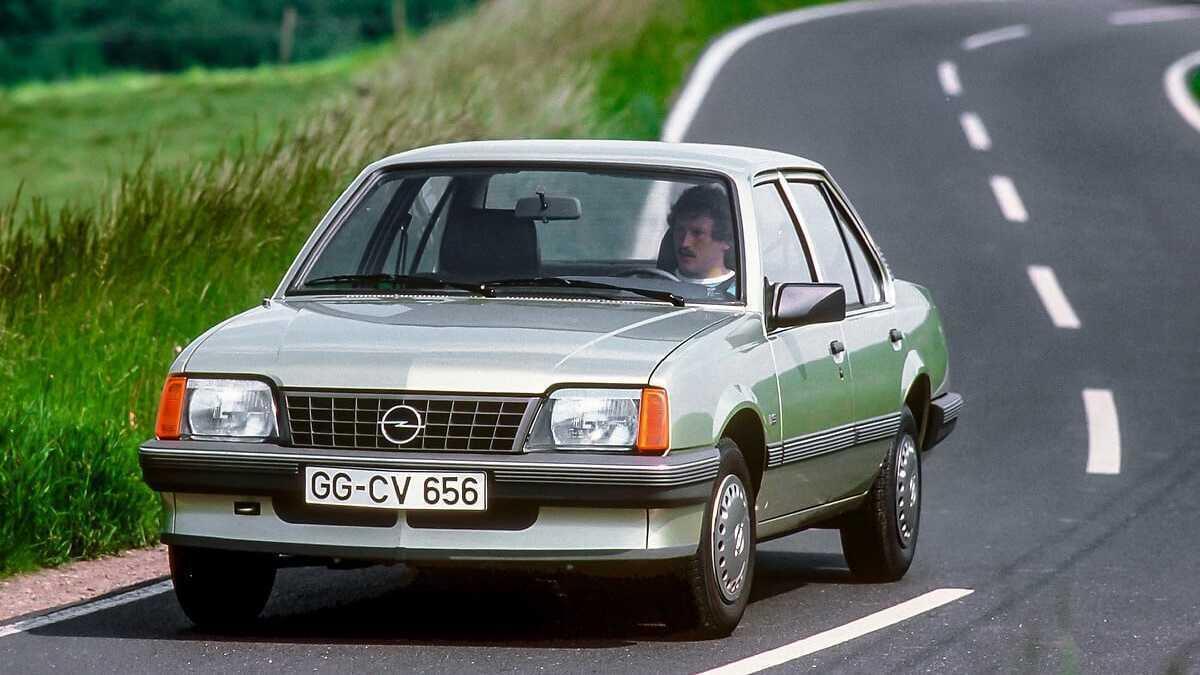 Opel Ascona 4 porte GL : prezzo e scheda tecnica - Automoto.it