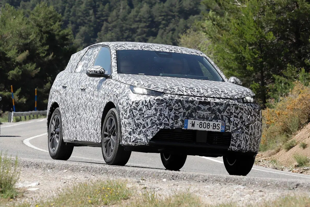 Nuova Peugeot 3008 in arrivo, eccola in collaudo [FOTO SPIA] (6)